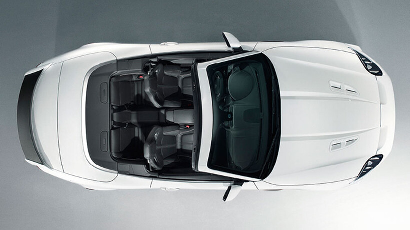 The car was designed as a coupe and a convertible from the very outset, so few compromises have been made during the removal of its roof.