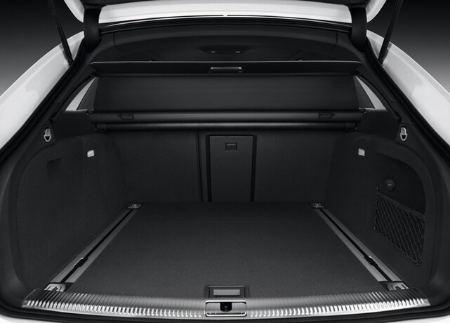 Both the saloon and Avant versions have cavernous boots.