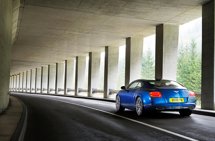 The fat W12 engine, 8-speed transmission and permanent four-wheel drive allow for breakneck pace.
