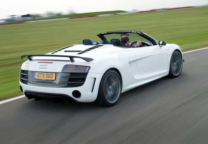 You can recognise the GT version of the Spyder by the big carbon fibre rear wing. And by the fact it has a 