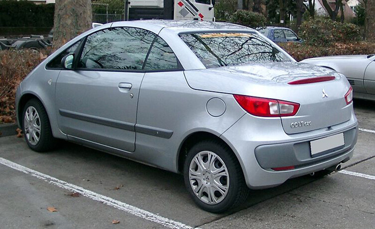 The coupe cabriolet CZC was jointly developed by Mitsubishi and Pininfarina.