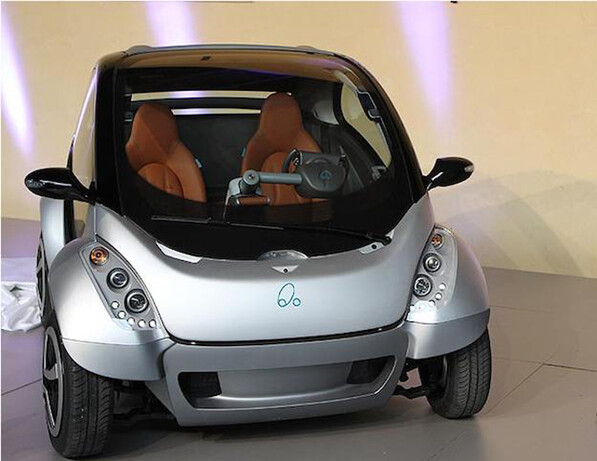 The Hirilo fold can contract its body to help it fit into tight spaces.