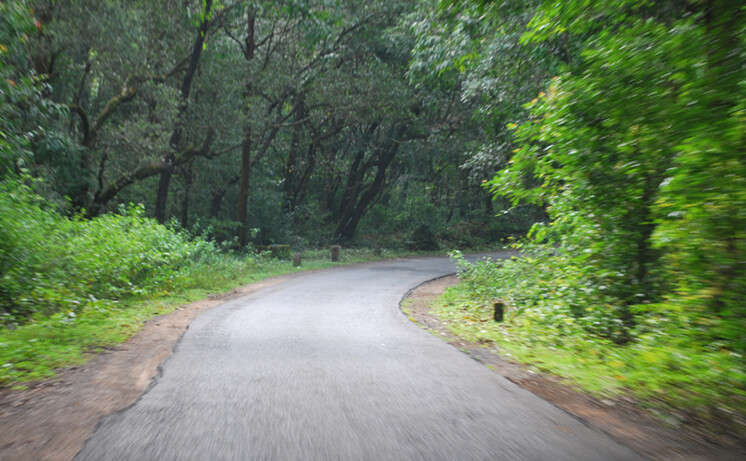 Car Speak could allow cars to alert each other to the dangers hidden by blind bends.