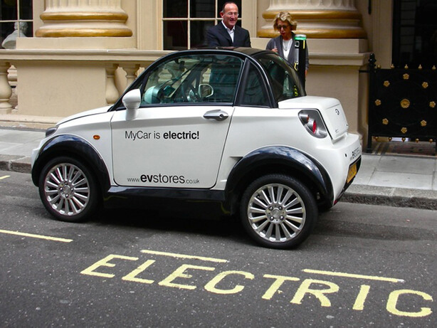 The £5,000 electric car grant could be better spent elsewhere, a new report suggests.