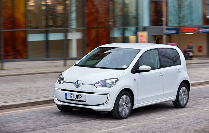 It accelerates hard from a standstill thanks to plenty of torque.