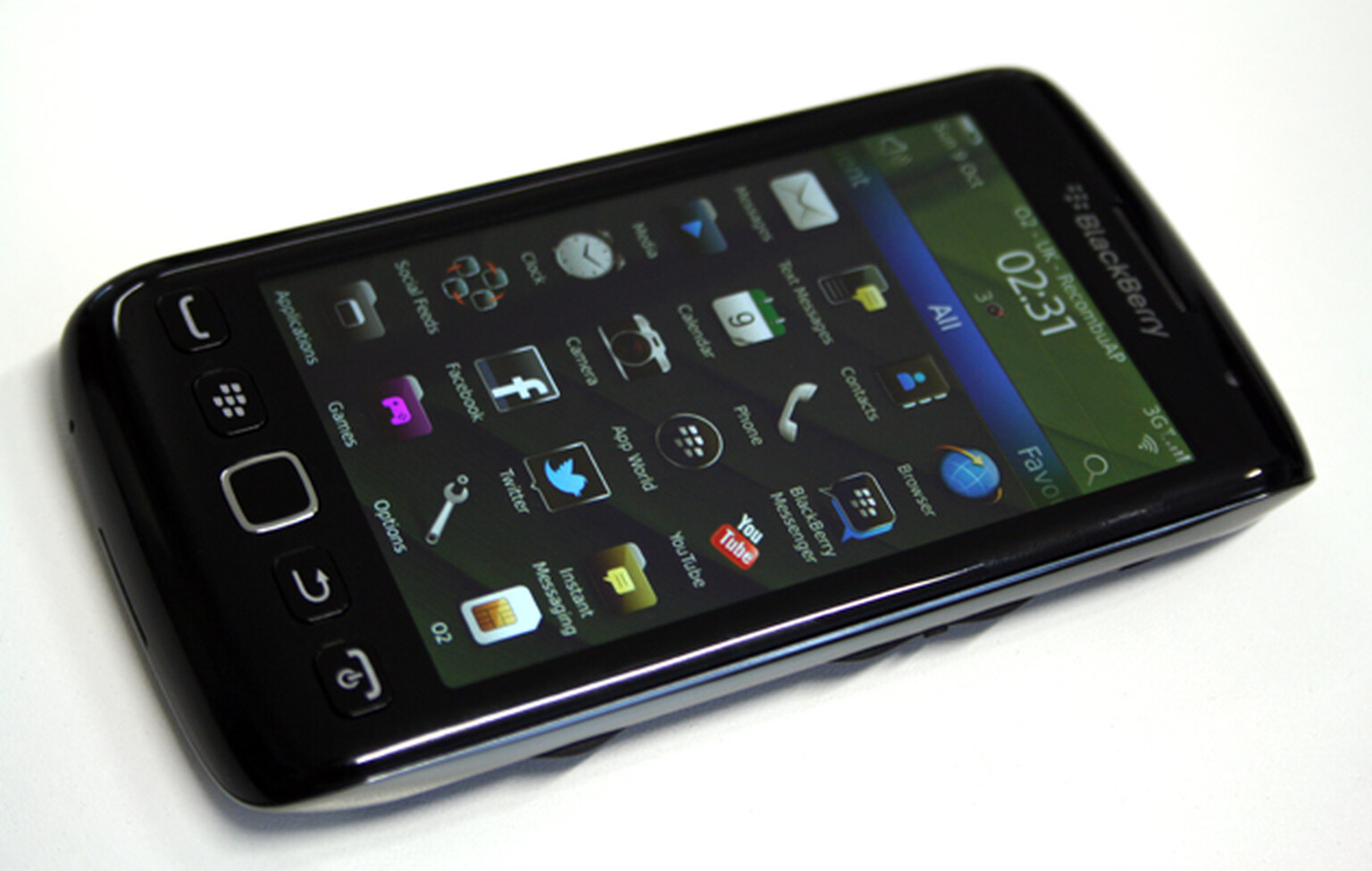 BlackBerry services now ‘operating normally’ after yesterday’s blackout