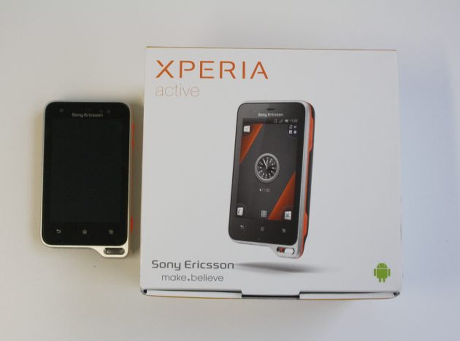 Sony Ericsson Xperia Active: What's in the box?