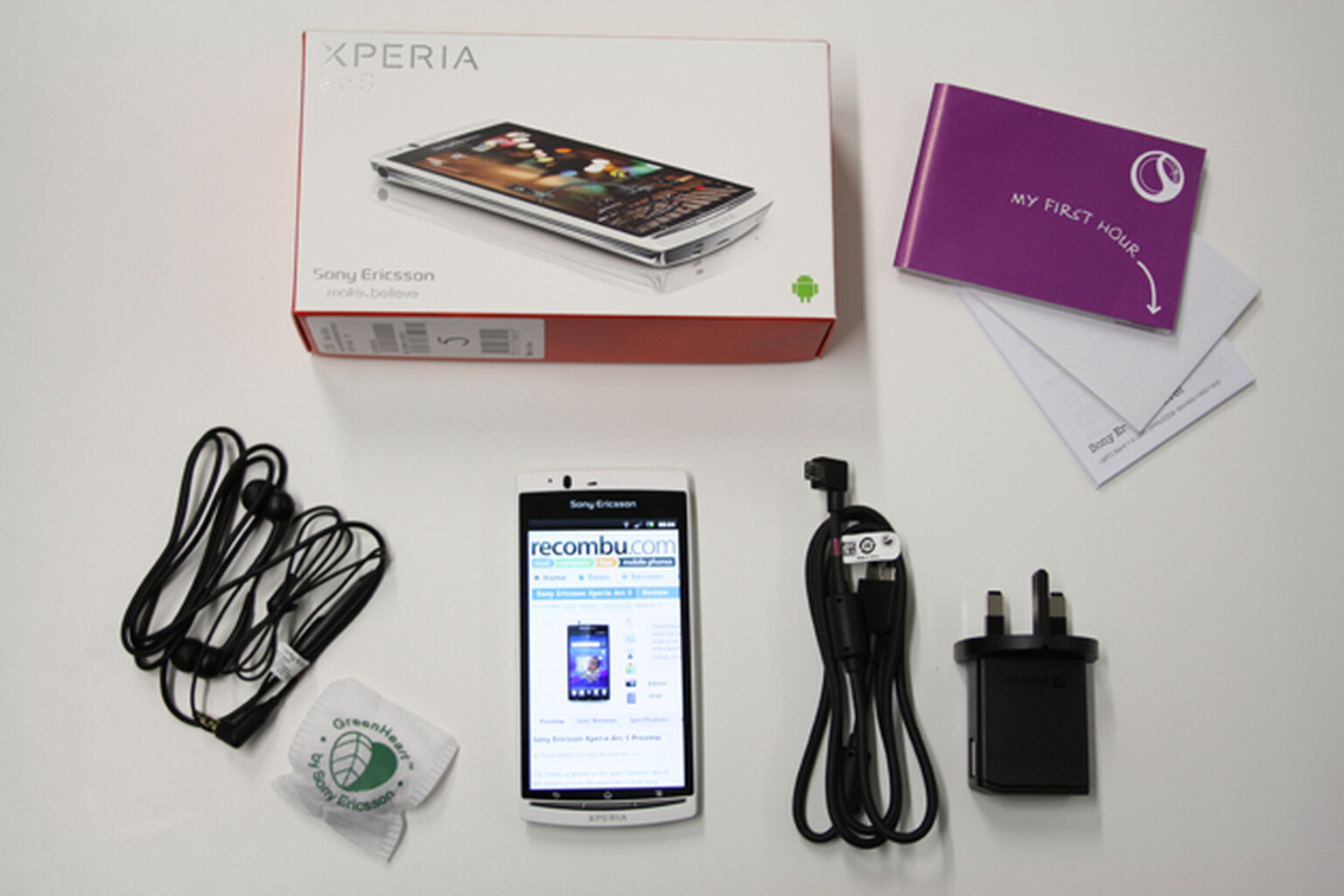 Sony Ericsson Xperia Arc S: What's in the box?