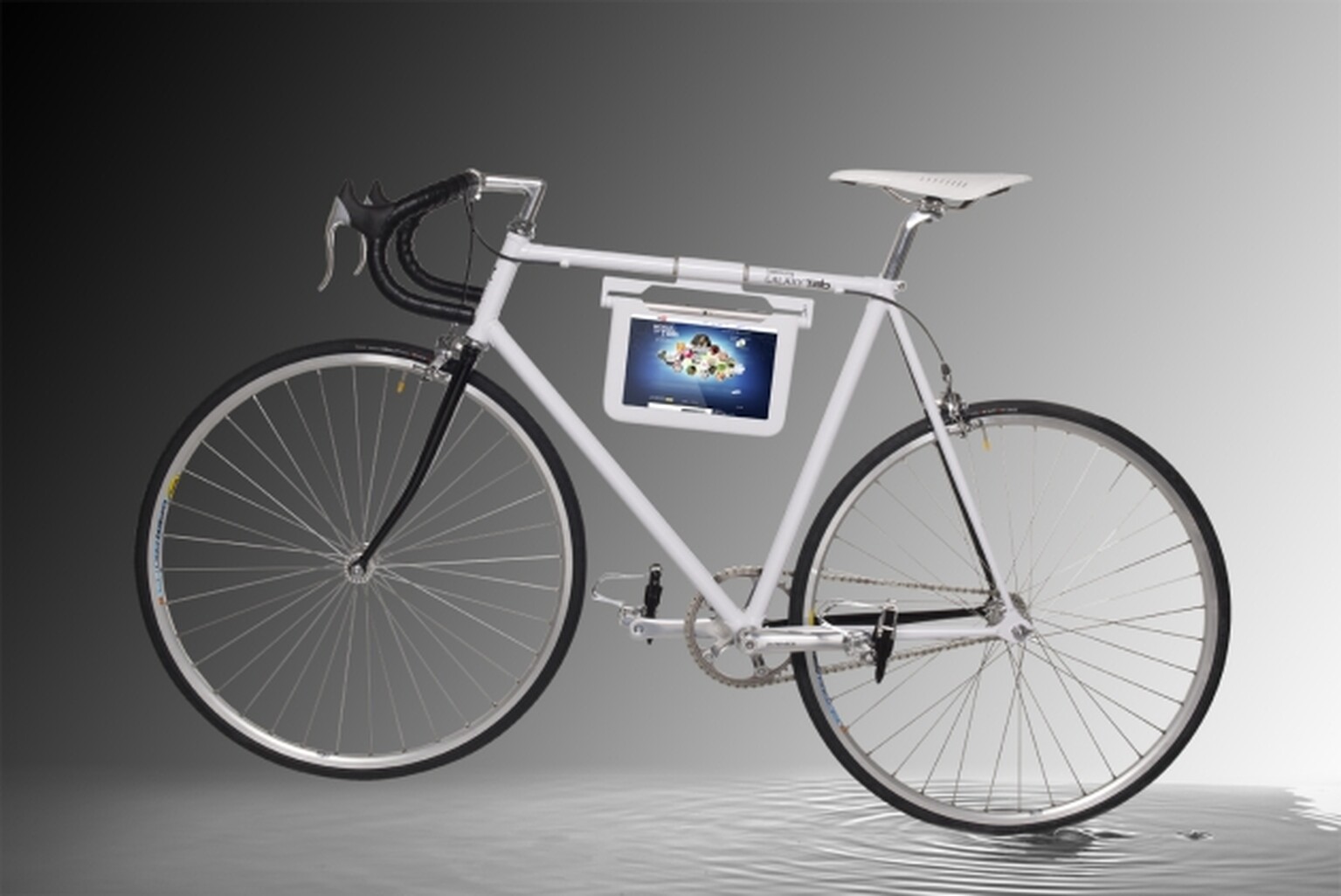 Samsung Galaxy Tab 10.1 custom bike and carry case: Cycle your Tab 10.1 about town