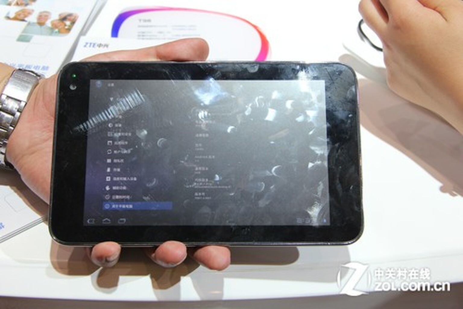 ZTE T98 tablet spotted: 3.2 Honeycomb, the first Tegra 3 Kal-El tablet?