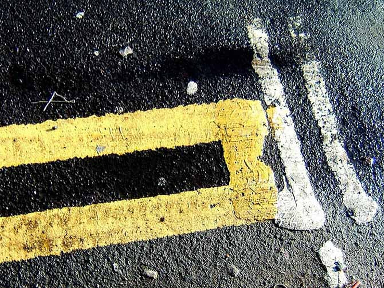 Motorists to be allowed to park on double yellow lines?