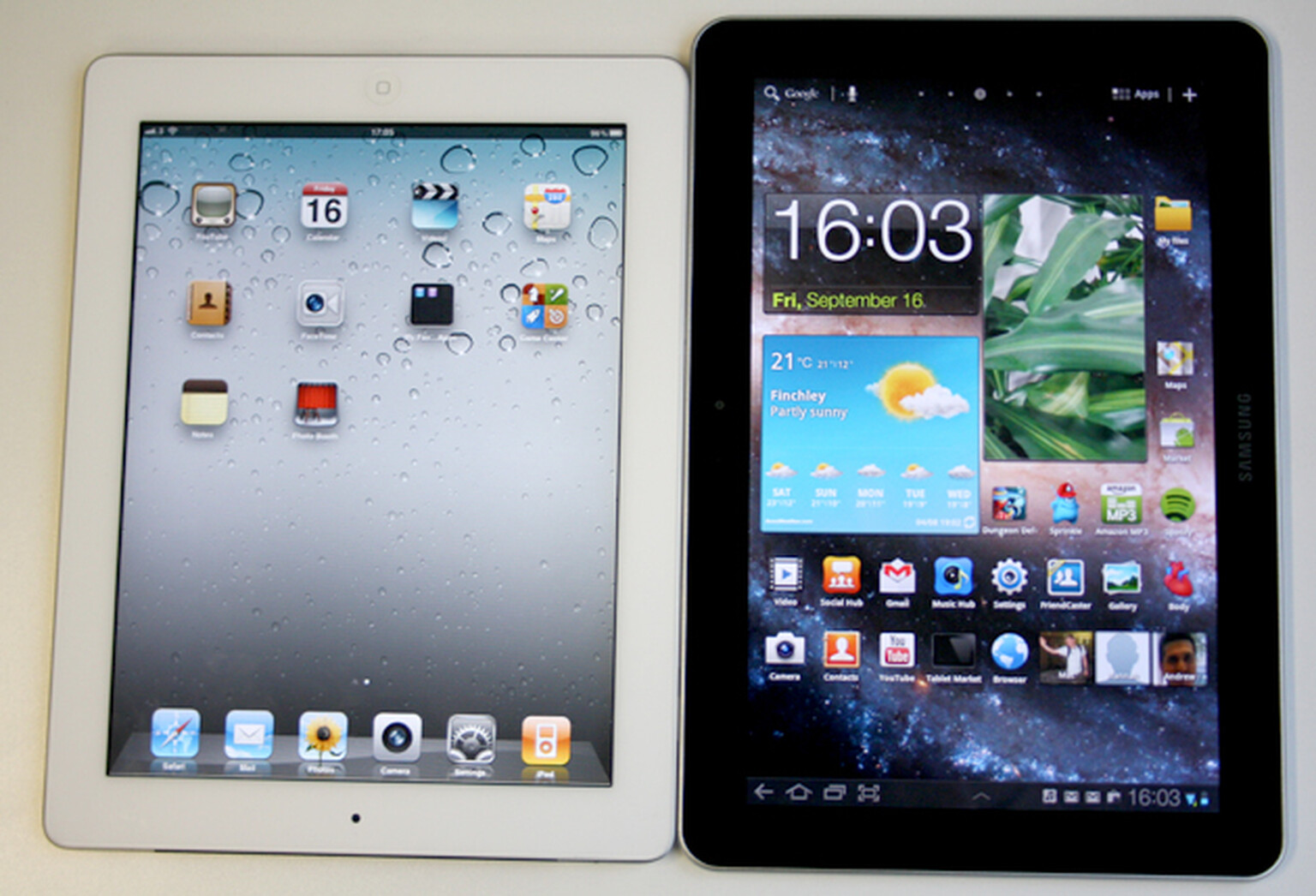 Samsung Galaxy Tab 10.1 vs Apple iPad 2