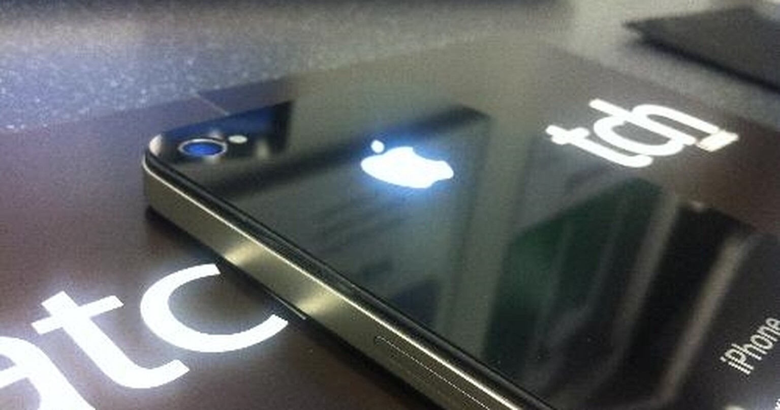 New iPhone hardware mod illuminates Apple logo, doubles as a notification light