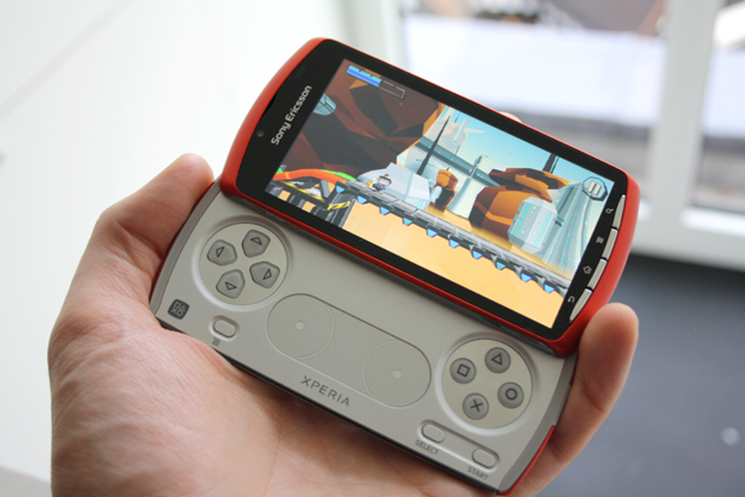 Sony Ericsson Xperia Play in orange: Hands-on photos