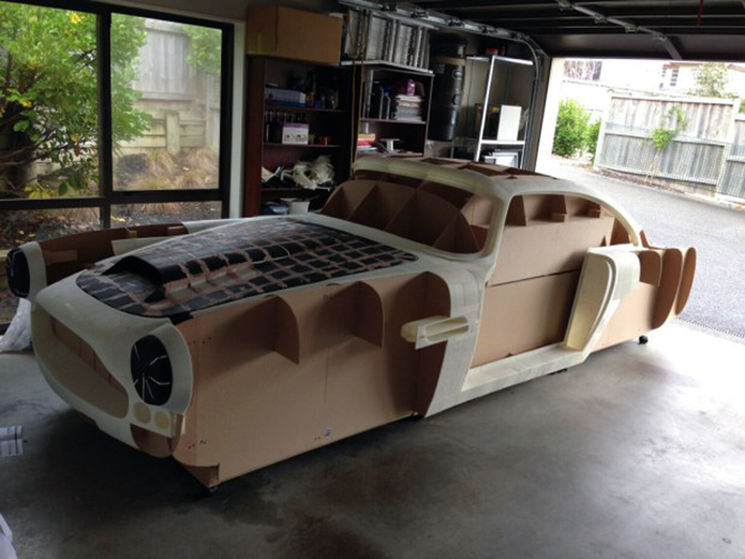 Man attempts to build 3D printed car