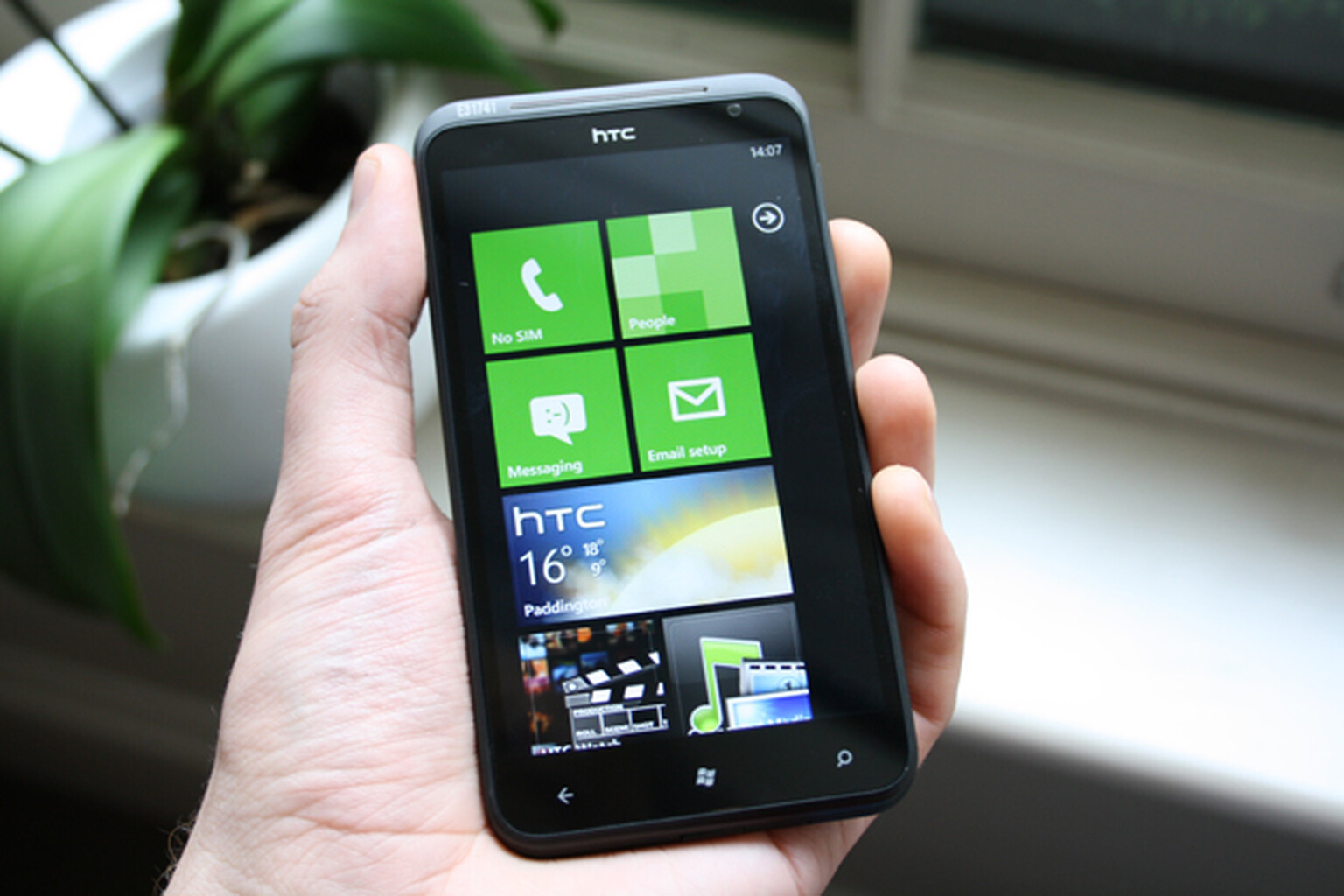 HTC Titan: Hands-on shots and first impressions