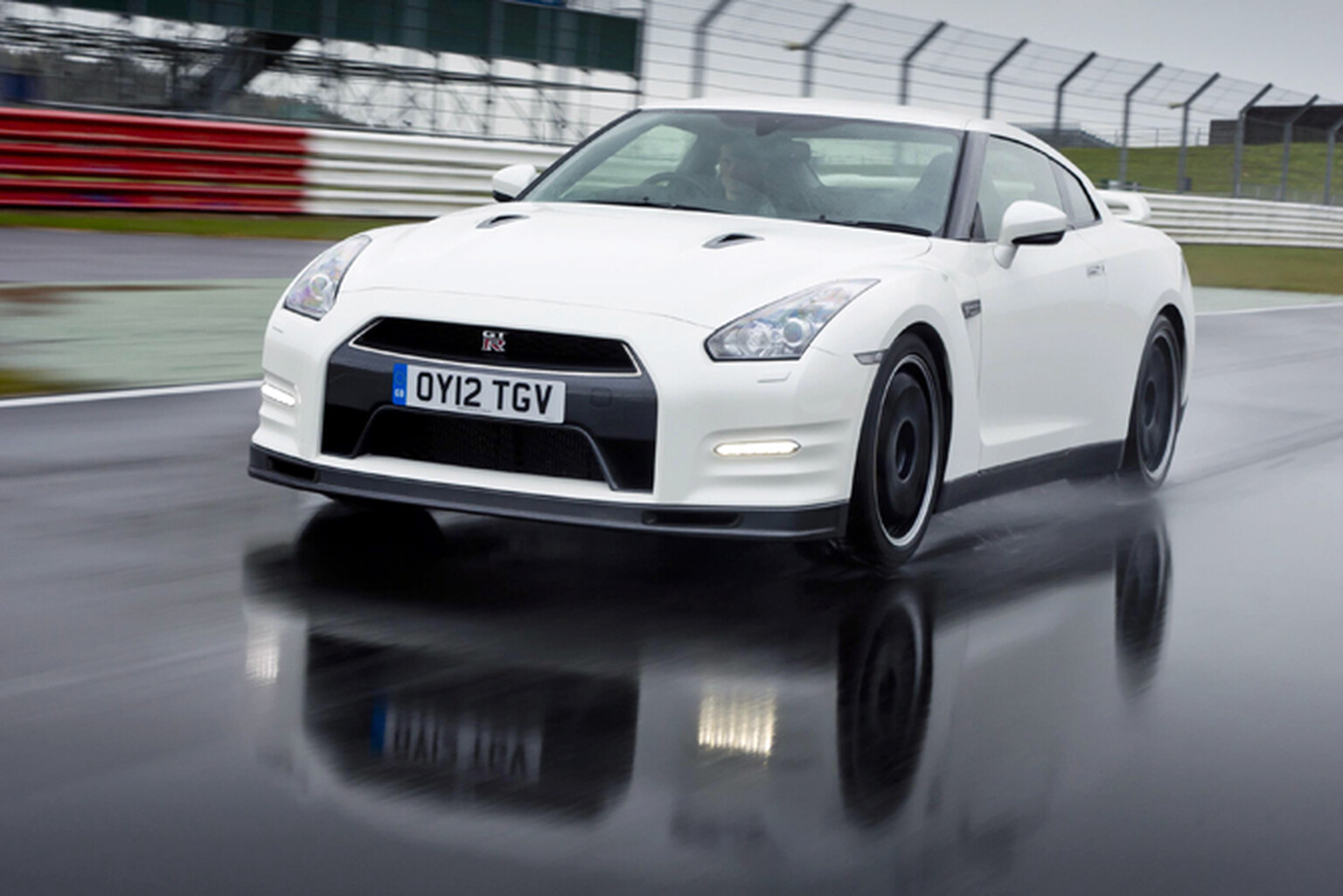 Nissan GT-R Nismo set to claim fastest ever 0 to 60mph time?