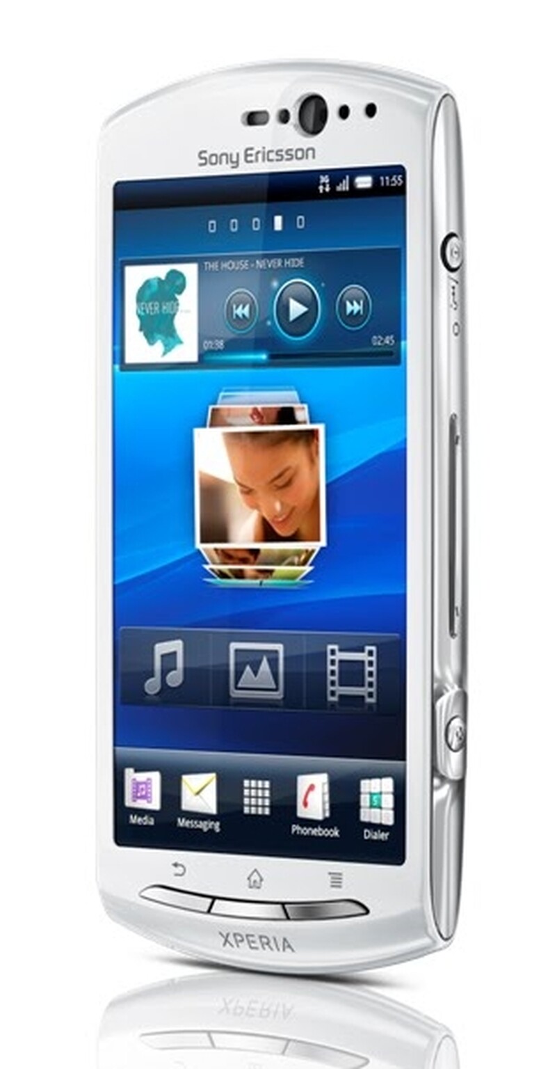 Sony Ericsson Xperia neo V: Almost the same, but different
