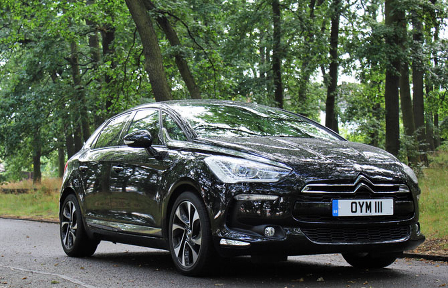 Citroen DS5 Hybrid4 Review