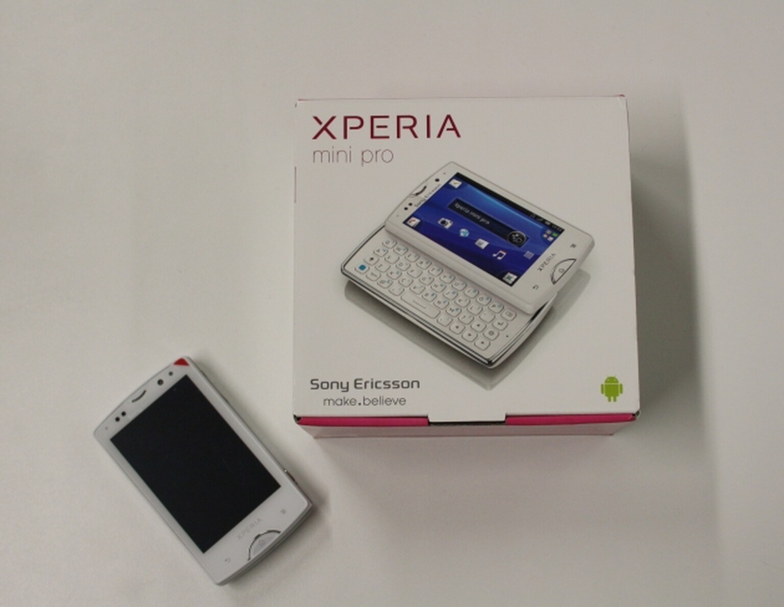 Sony Ericsson Xperia Mini Pro: What's in the box?