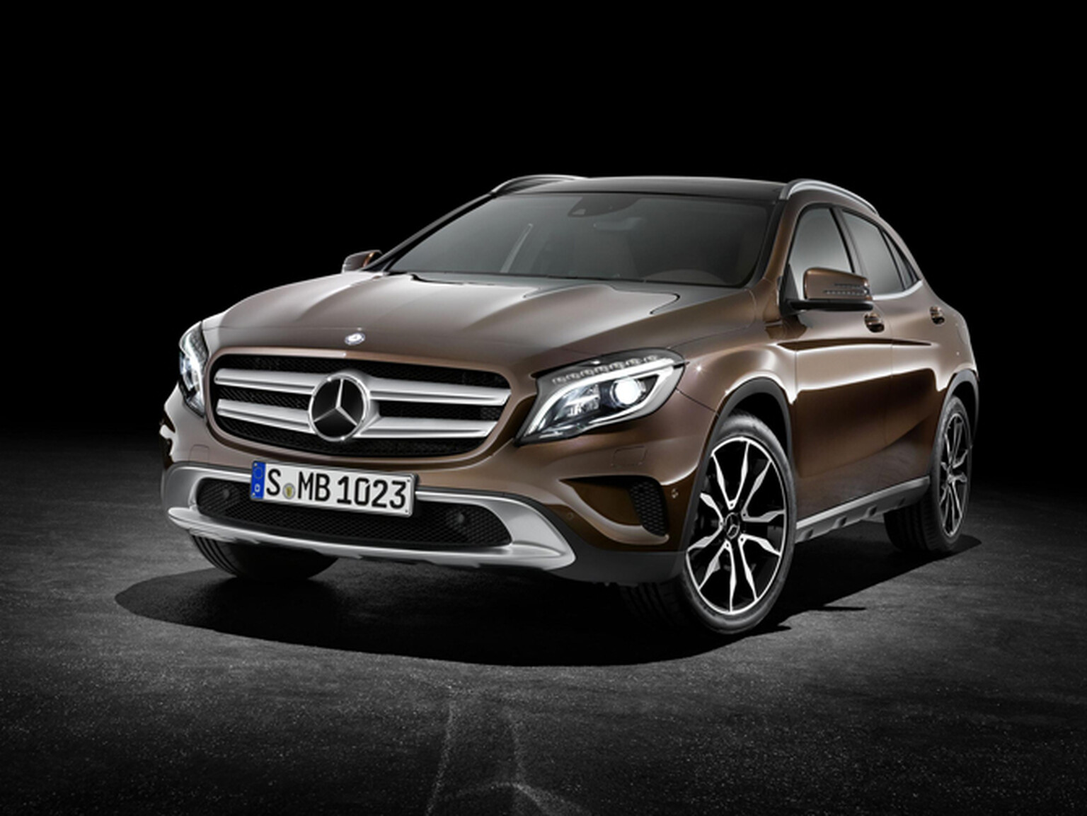 Mercedes GLA to take on the Range Rover Evoque