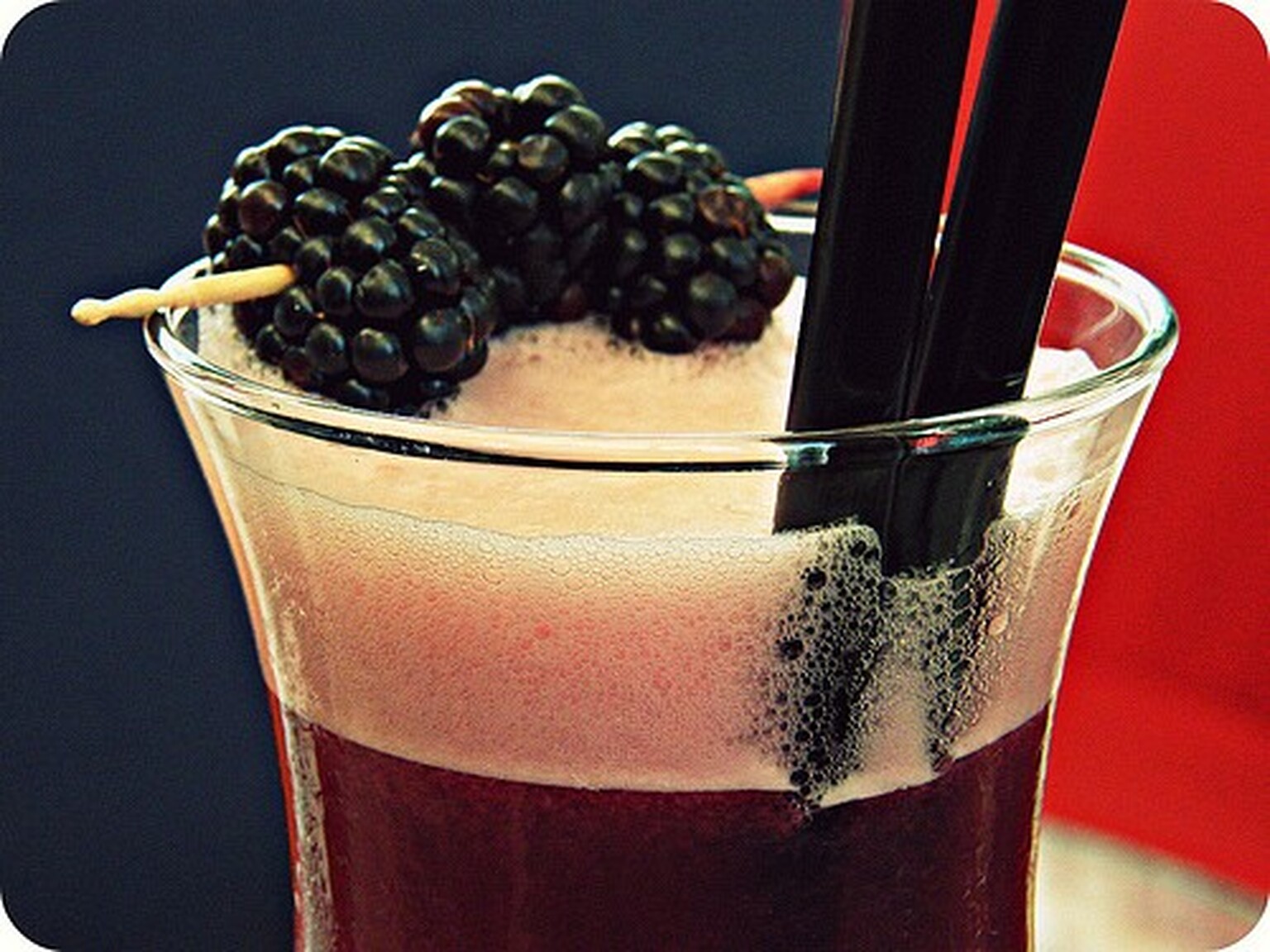 Winner of Recombu and Orange's Blackberry Spectacular competition announced