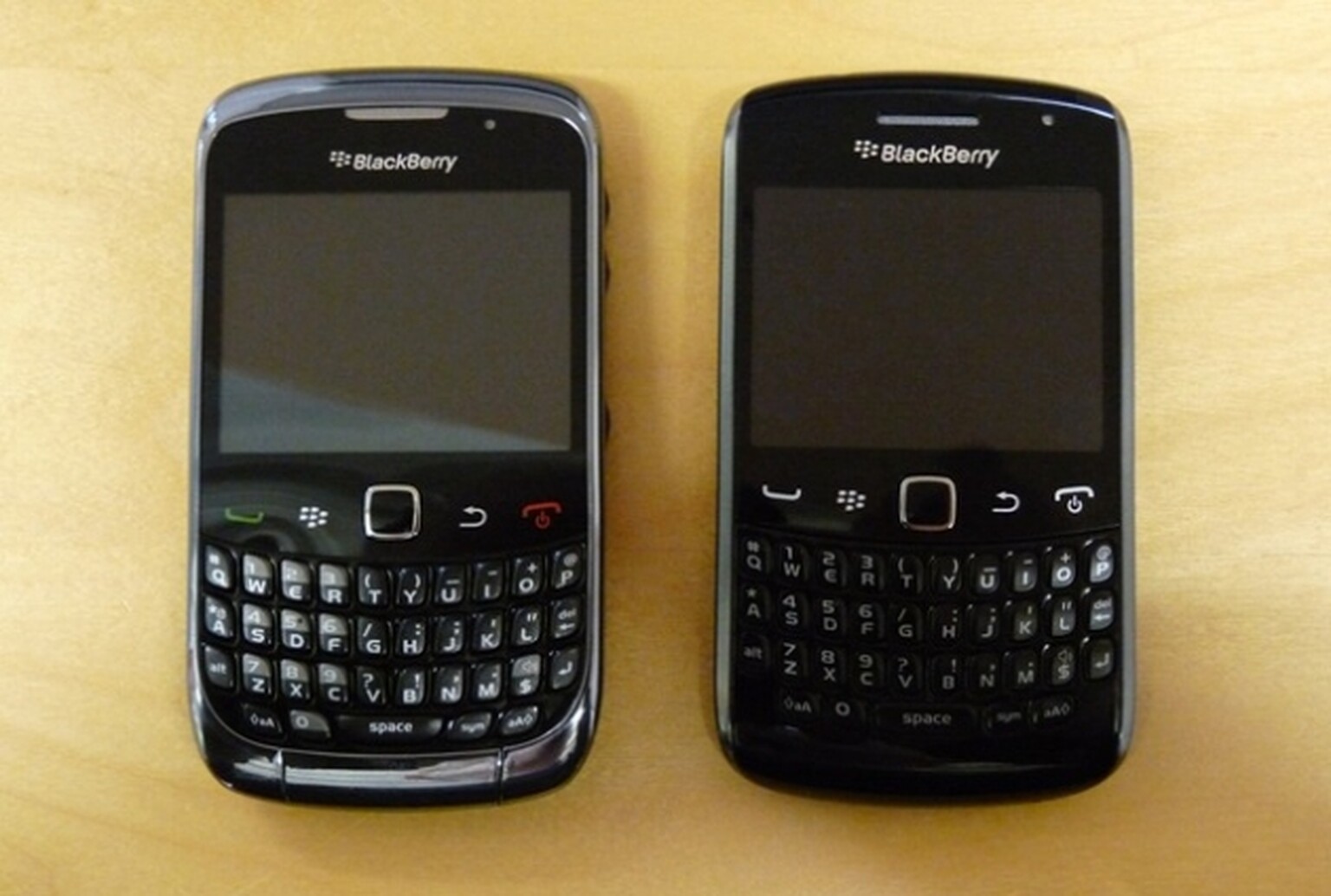 The new phone RIM didn’t show: BlackBerry Curve 9360