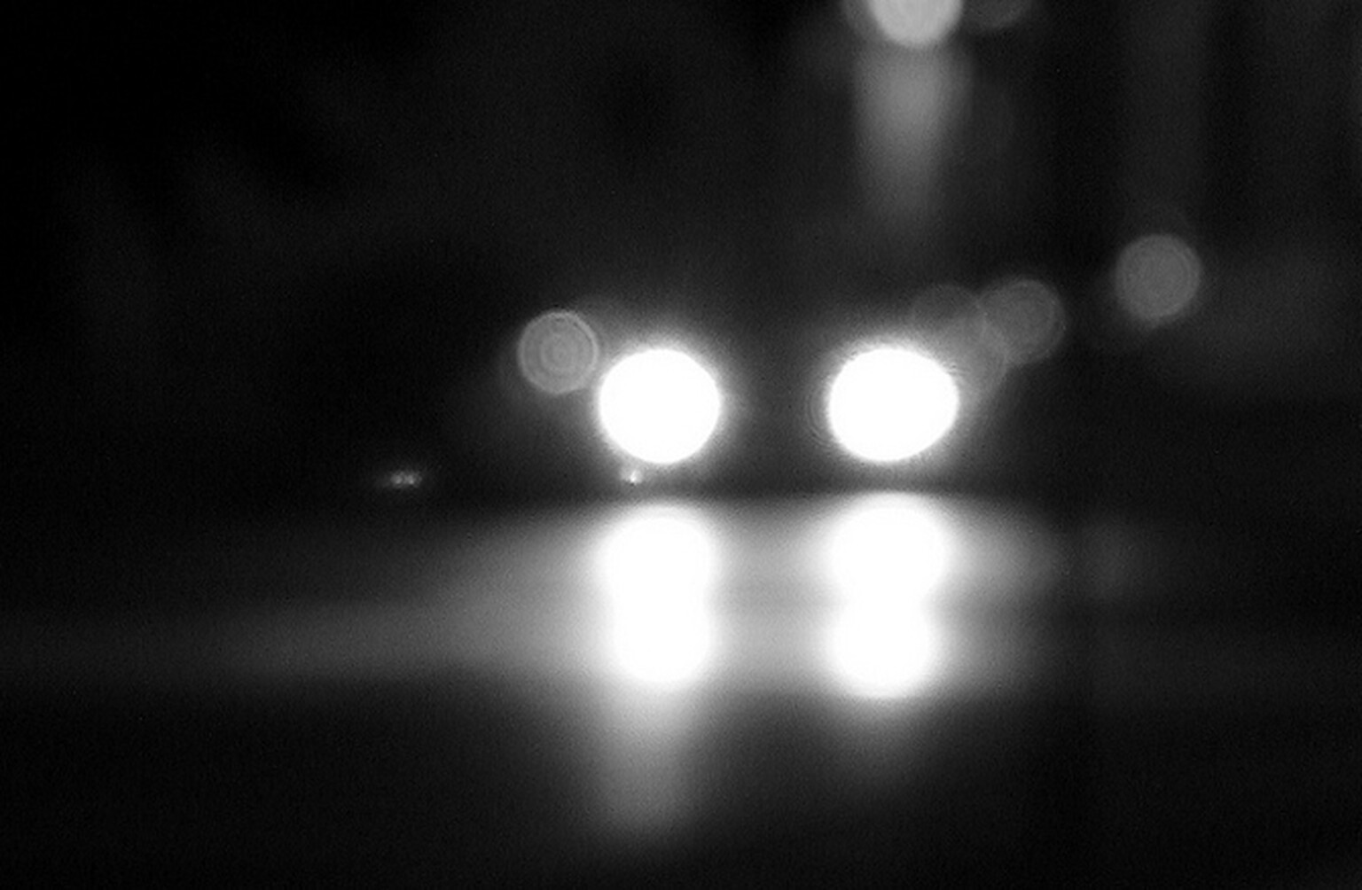 'Flash for cash' insurance scam threatens polite drivers