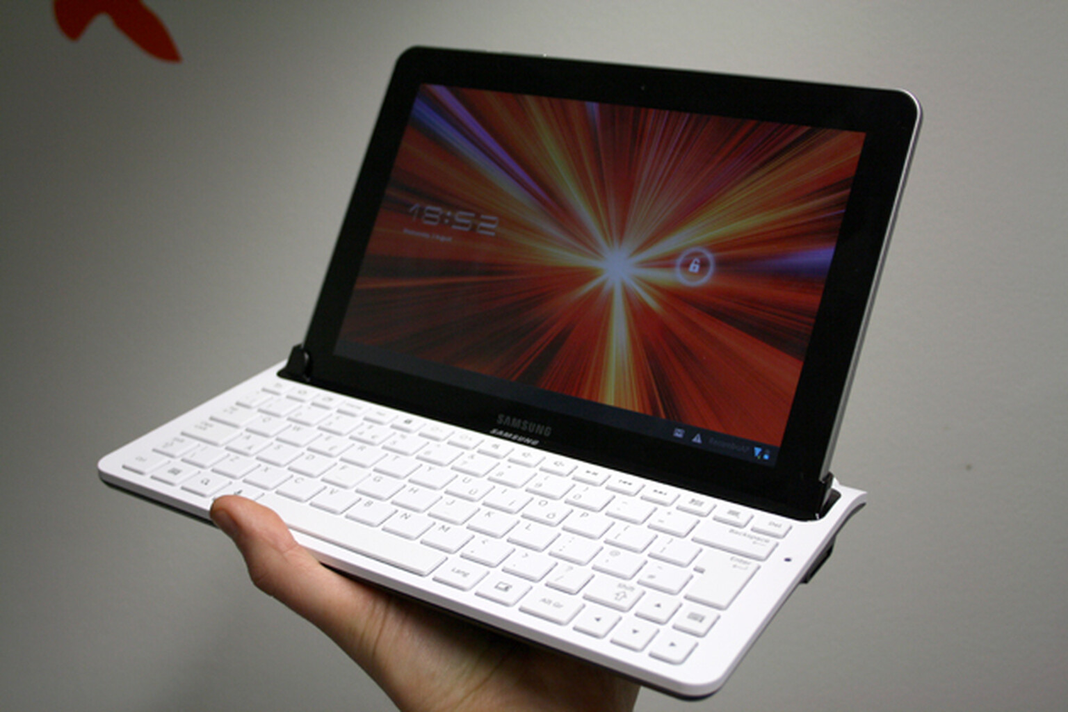 Samsung Galaxy Tab 10.1: Keyboard Dock accessory hands-on
