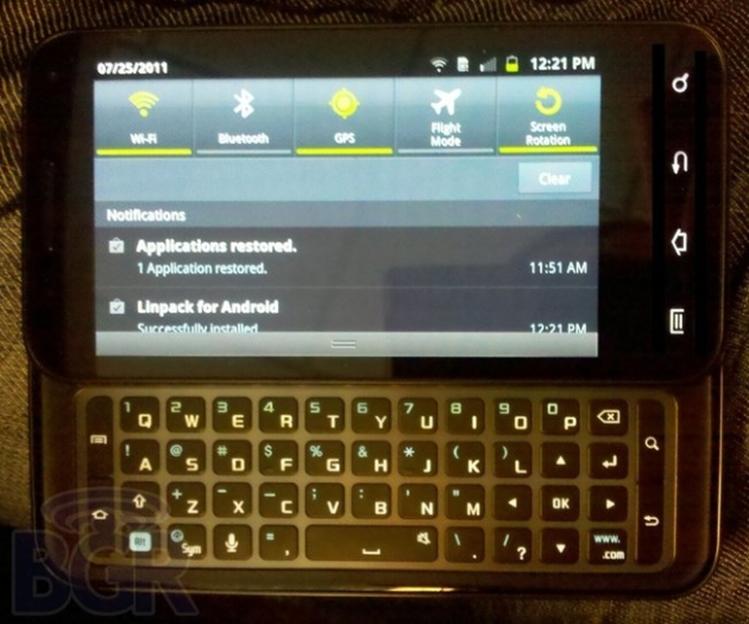 New Samsung Galaxy S2 with sliding keyboard photos leaked ahead of US release