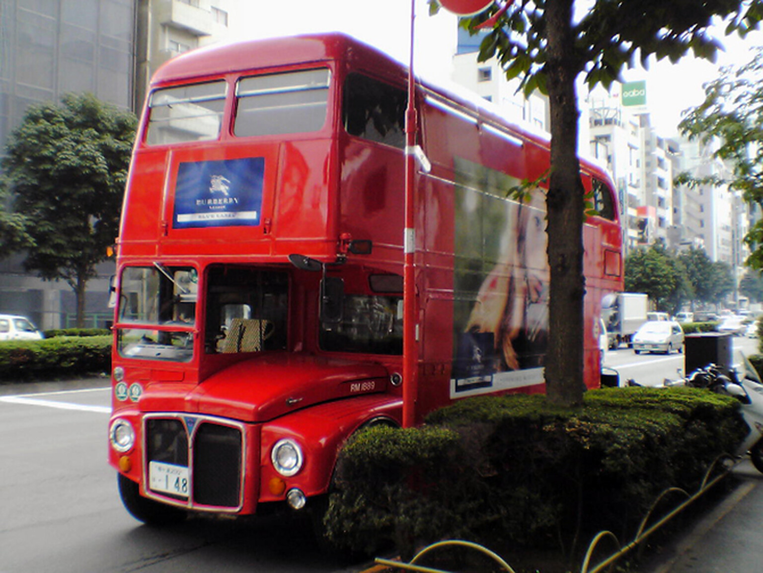 London buses may soon stop accepting cash payments