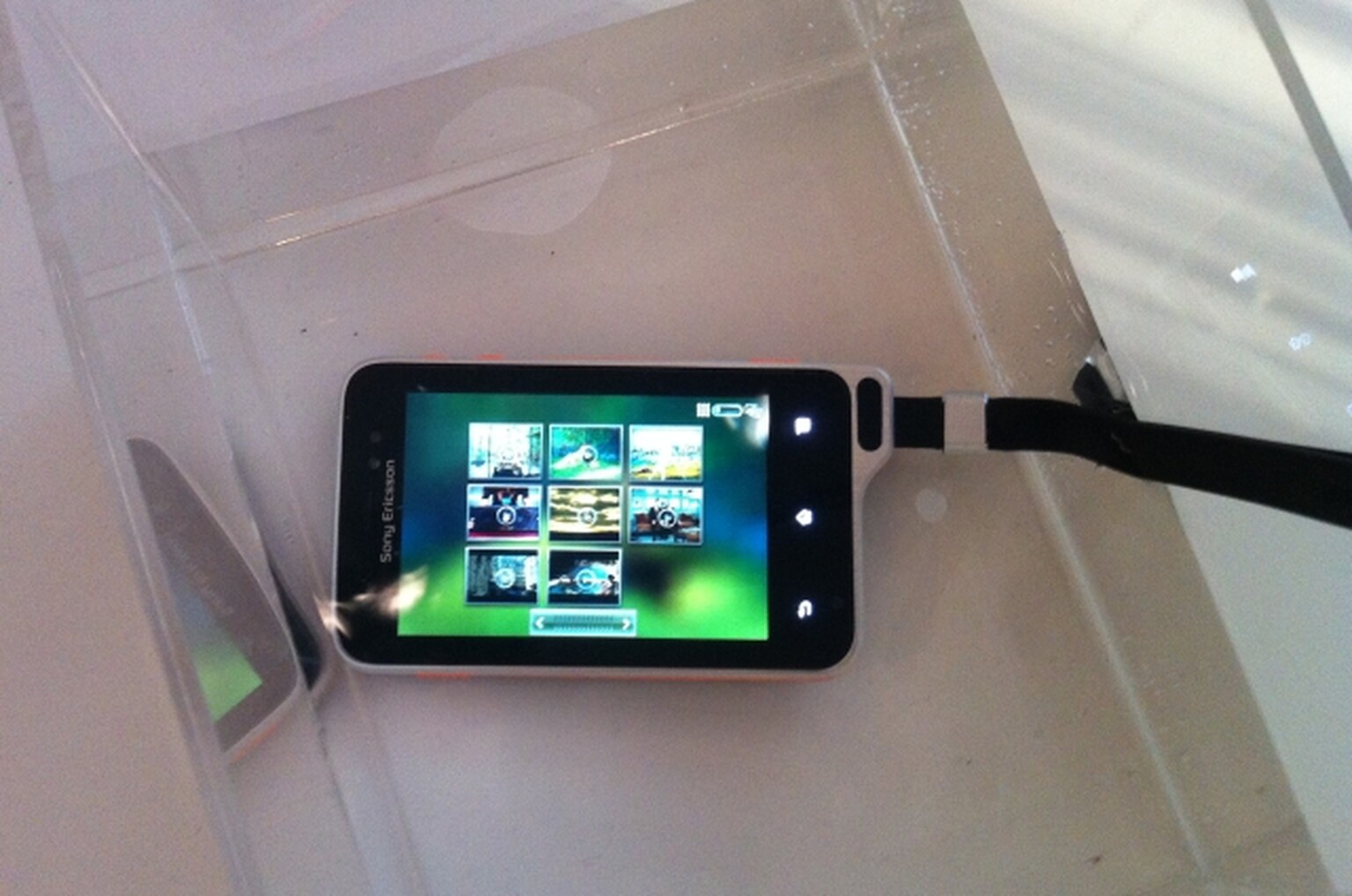 Sony Ericsson Xperia Active hands-on