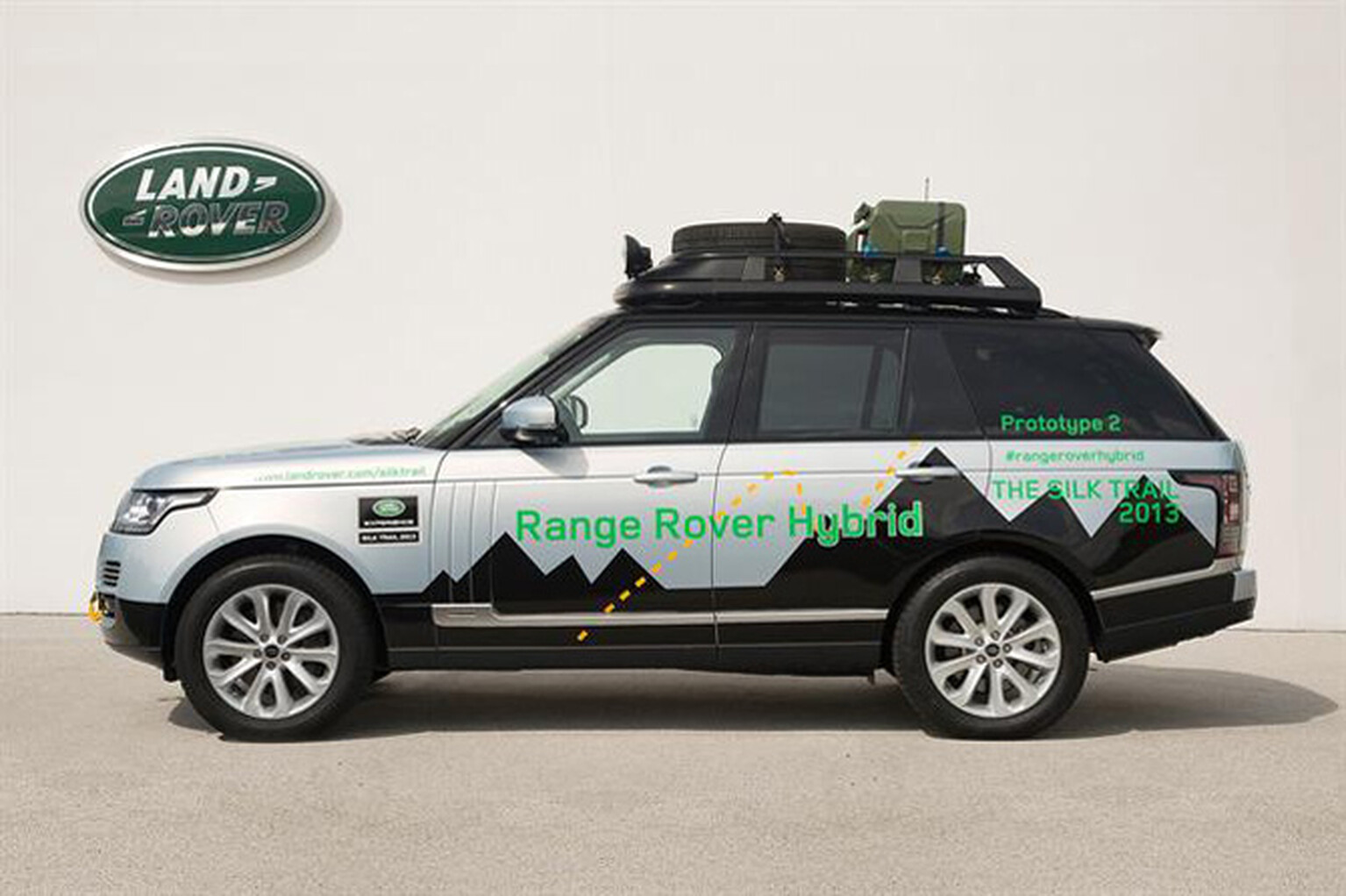 Range Rover Hybrid and Sport Hybrid revealed