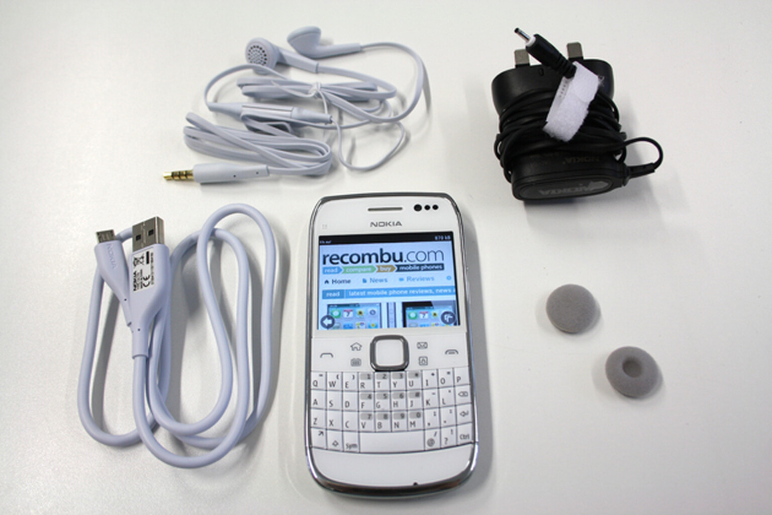 Nokia E6: What's in the box?