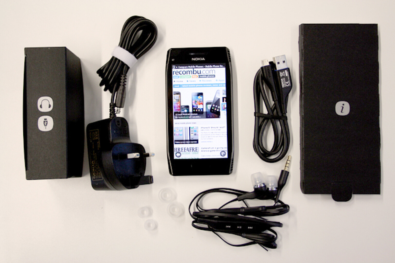Nokia X7: What's in the box?