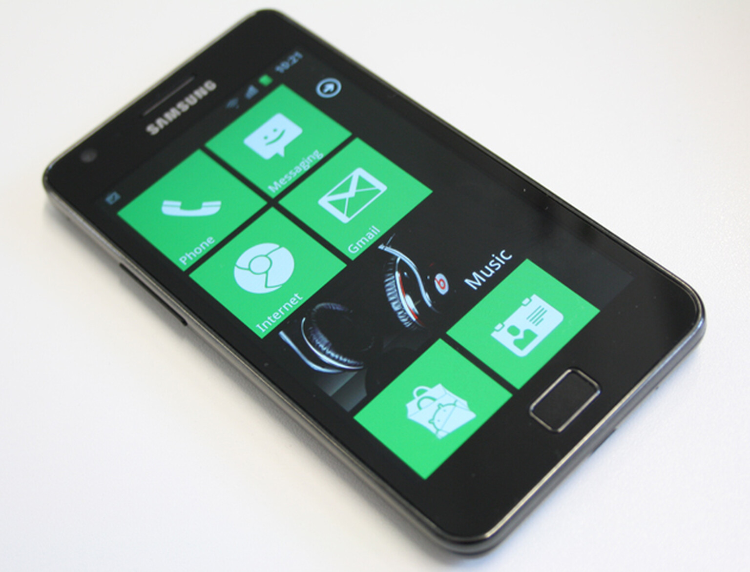 Windows Phone 7 version of the Samsung Galaxy S2 in the works? Omnia Galaxy 7?
