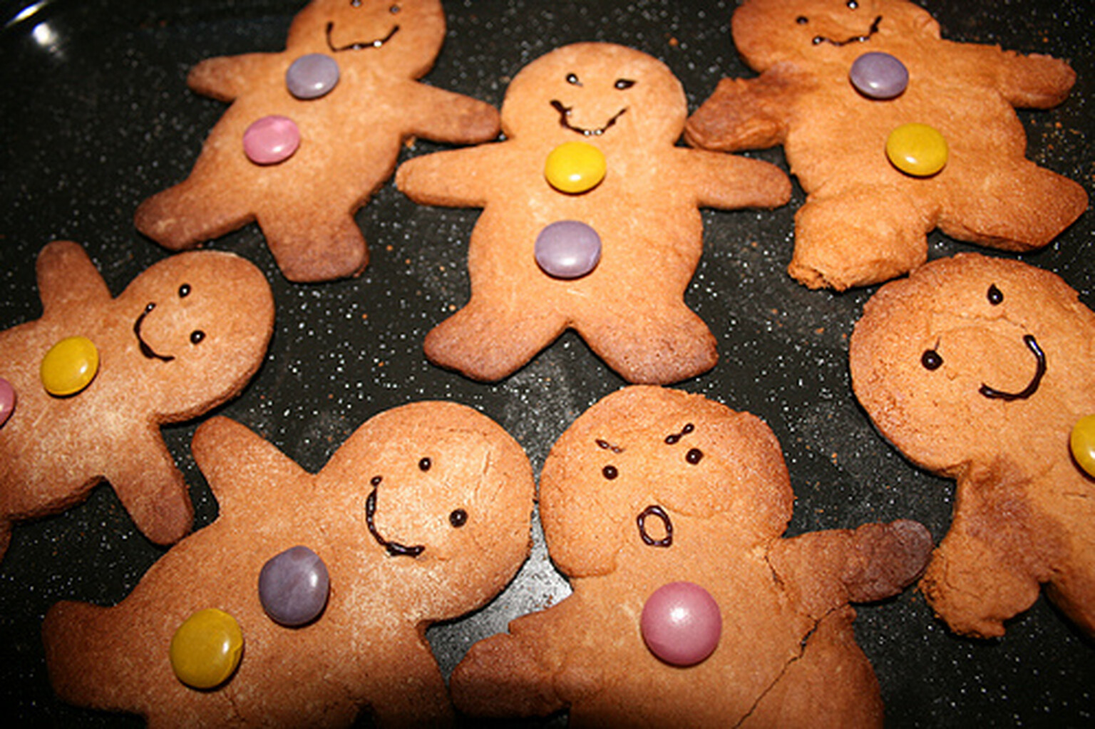 HTC Desire announcing Android 2.3 Gingerbread rollout next week, some HTC Sense features face the chop