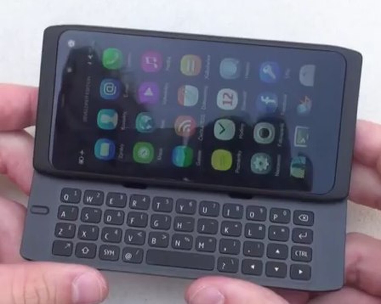 Nokia N950: A Nokia N9 with a Qwerty. Sadly, you won’t be able to buy it, it’s for devs only