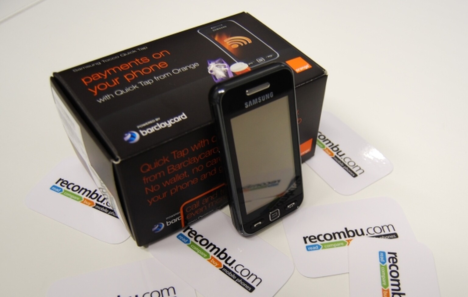 Samsung Tocco Quick Tap, mobile wallet: What's in the box?