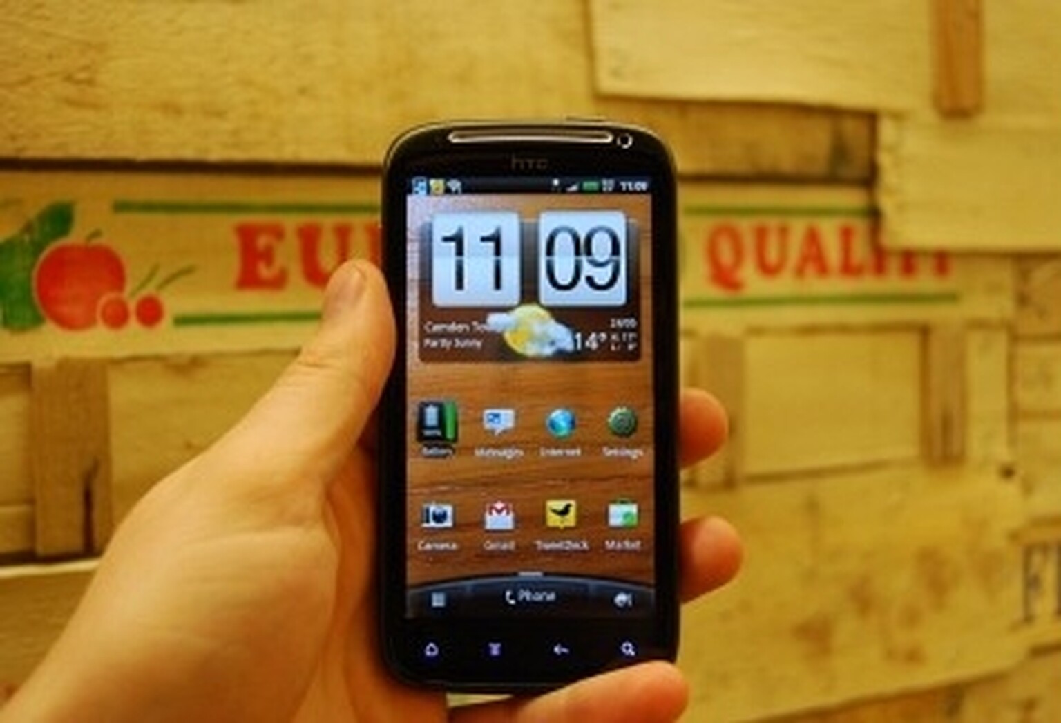 HTC opens up Sense: New exclusive Android apps from Picasa, LinkedIn and Gameloft