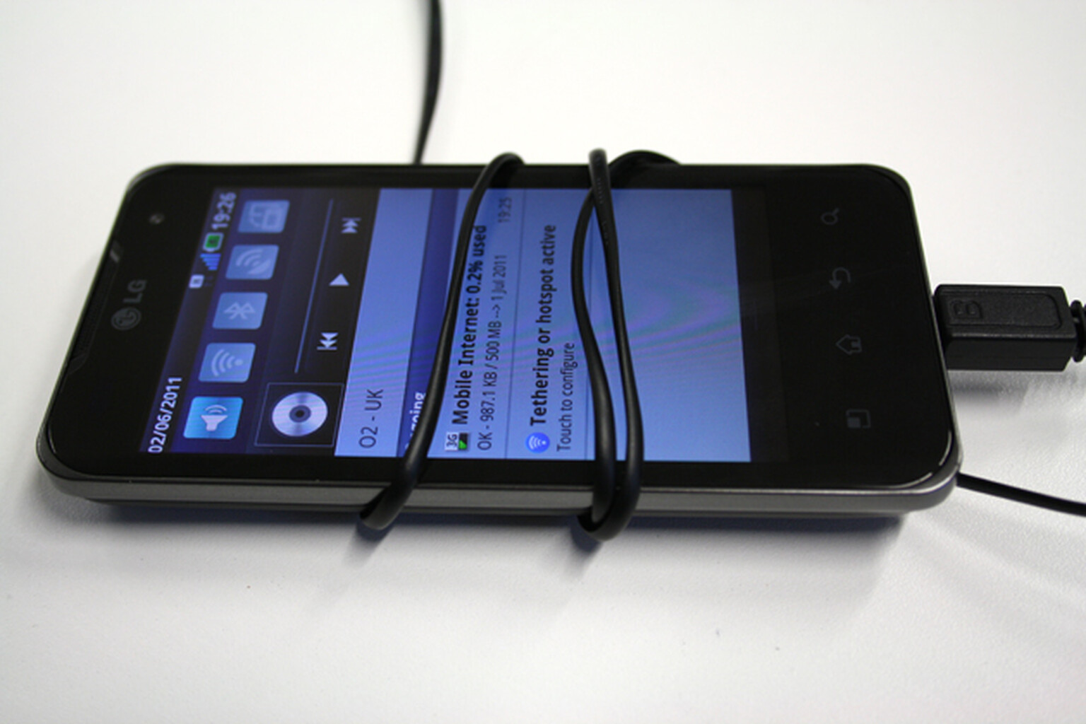 How to turn your Android 2.2 phone into a Wi-Fi hotspot or USB dongle
