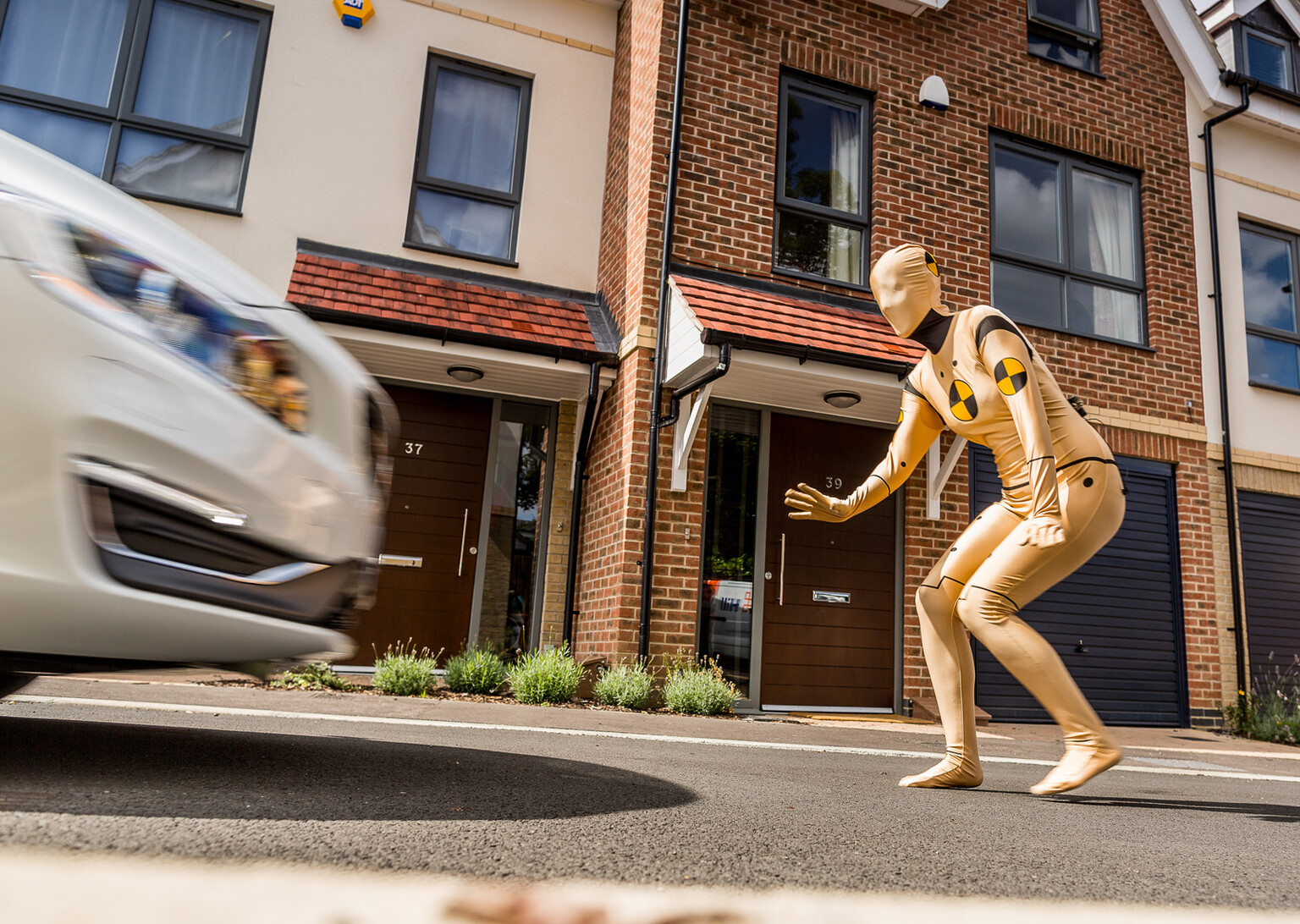 Volvo V60 vs Human Crash Test Dummies in Morphsuits