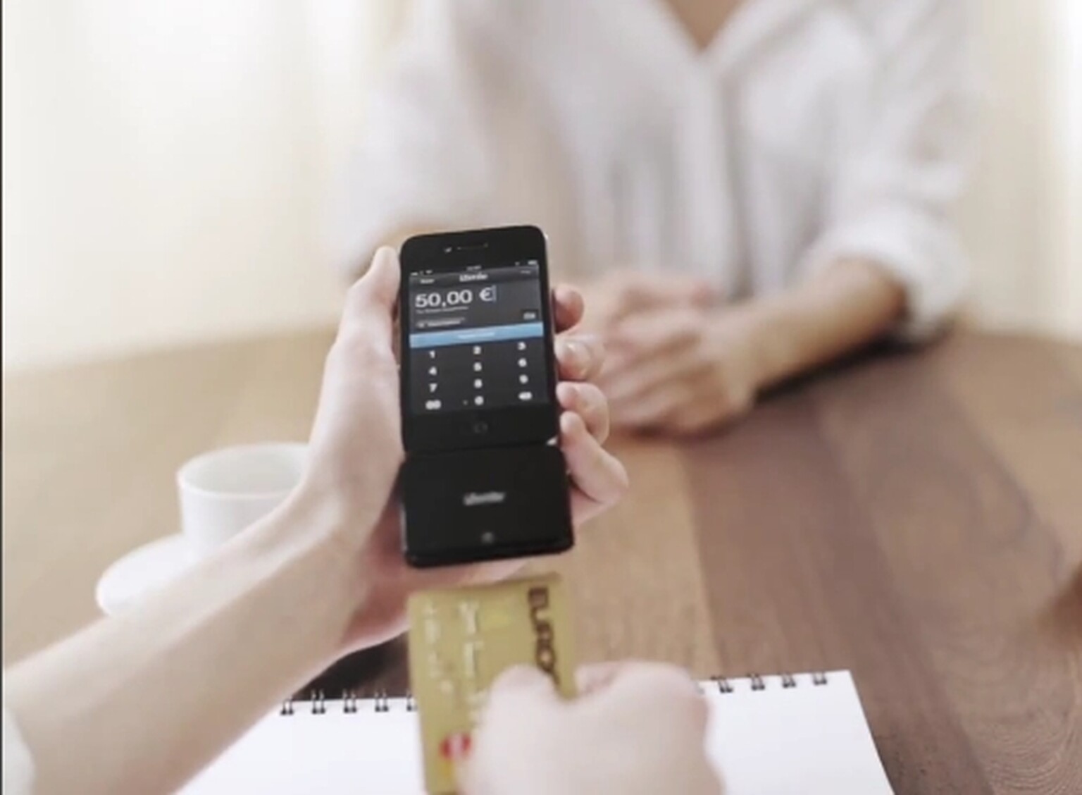 iZettle gives iPhone a portable way to pay with credit cards
