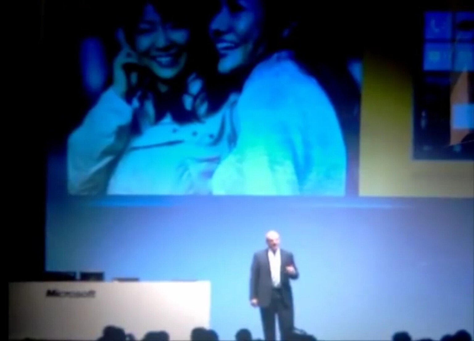 Windows Phone 7 Mango update to get 'over 500' new features says Ballmer