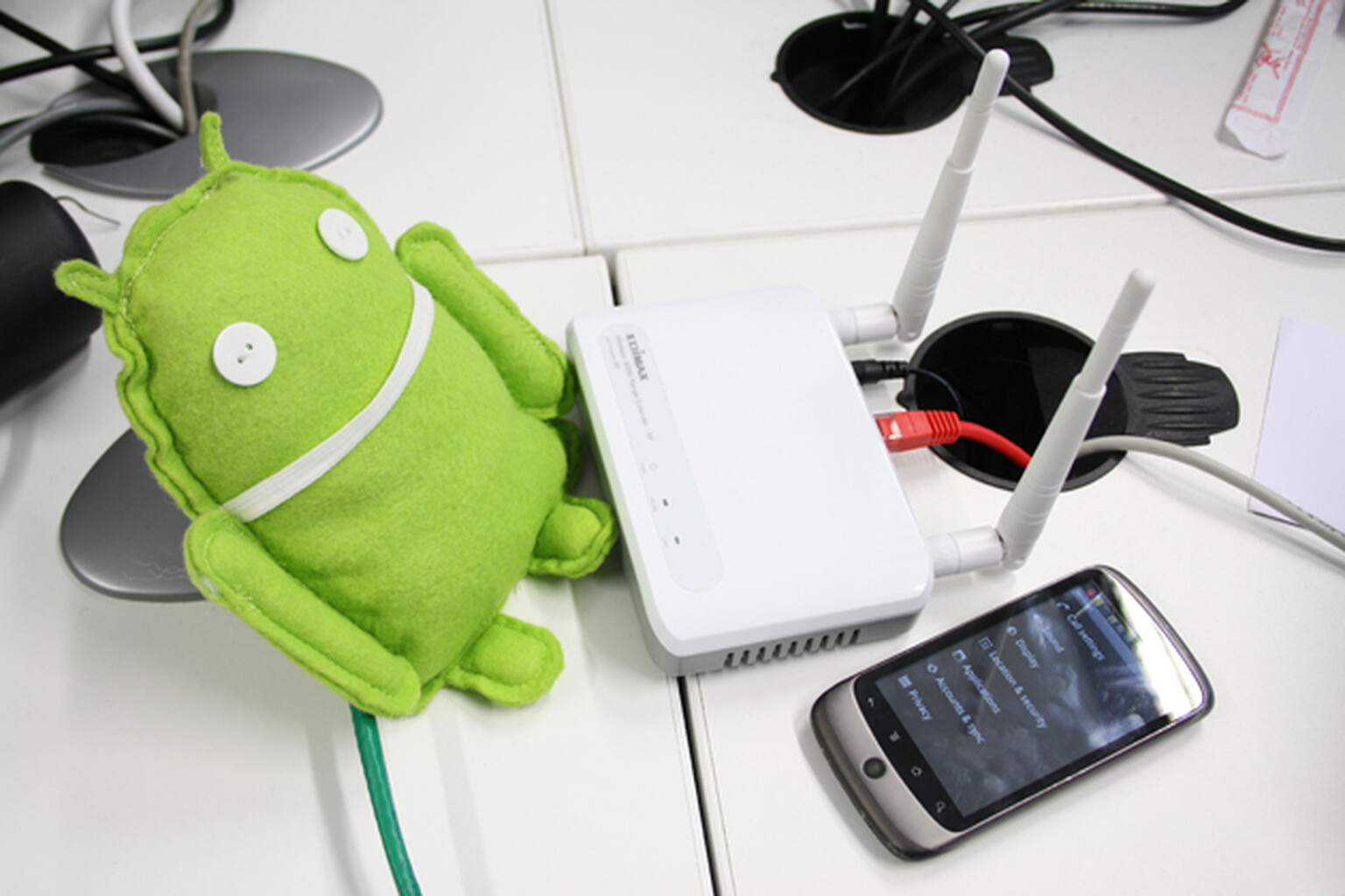 99 per cent of Android phones leaking security information over open Wi-Fi, report claims