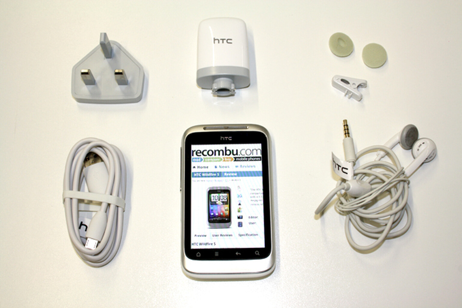 HTC Wildfire S: What's in the box?