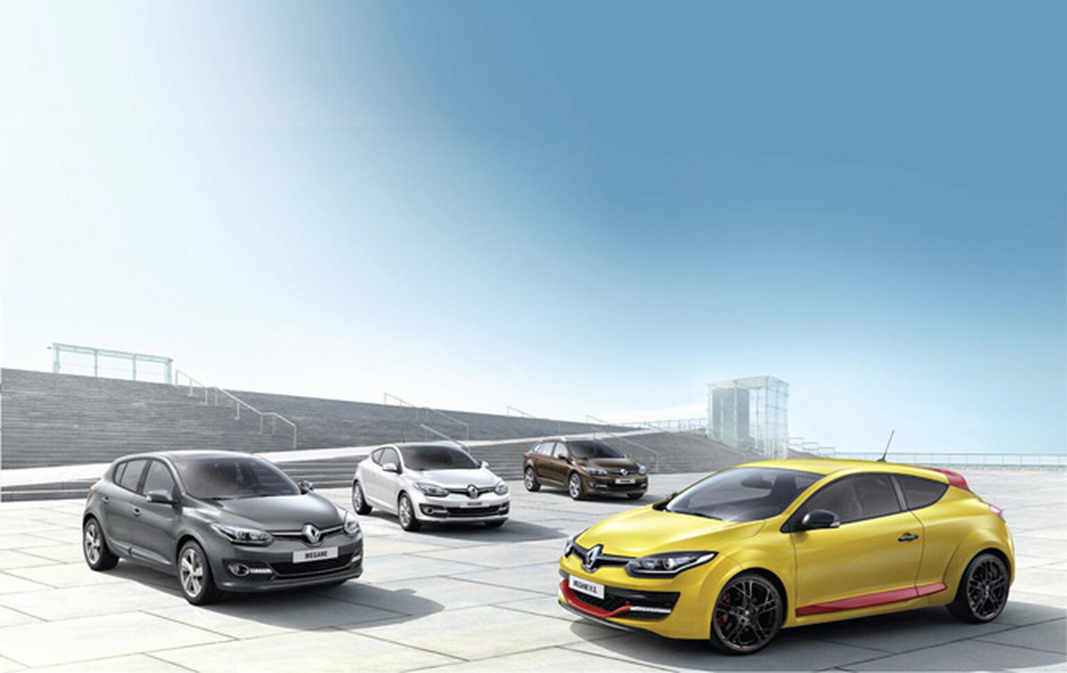 We see you, 2014 Renault Megane – shaking that, er, facelift.