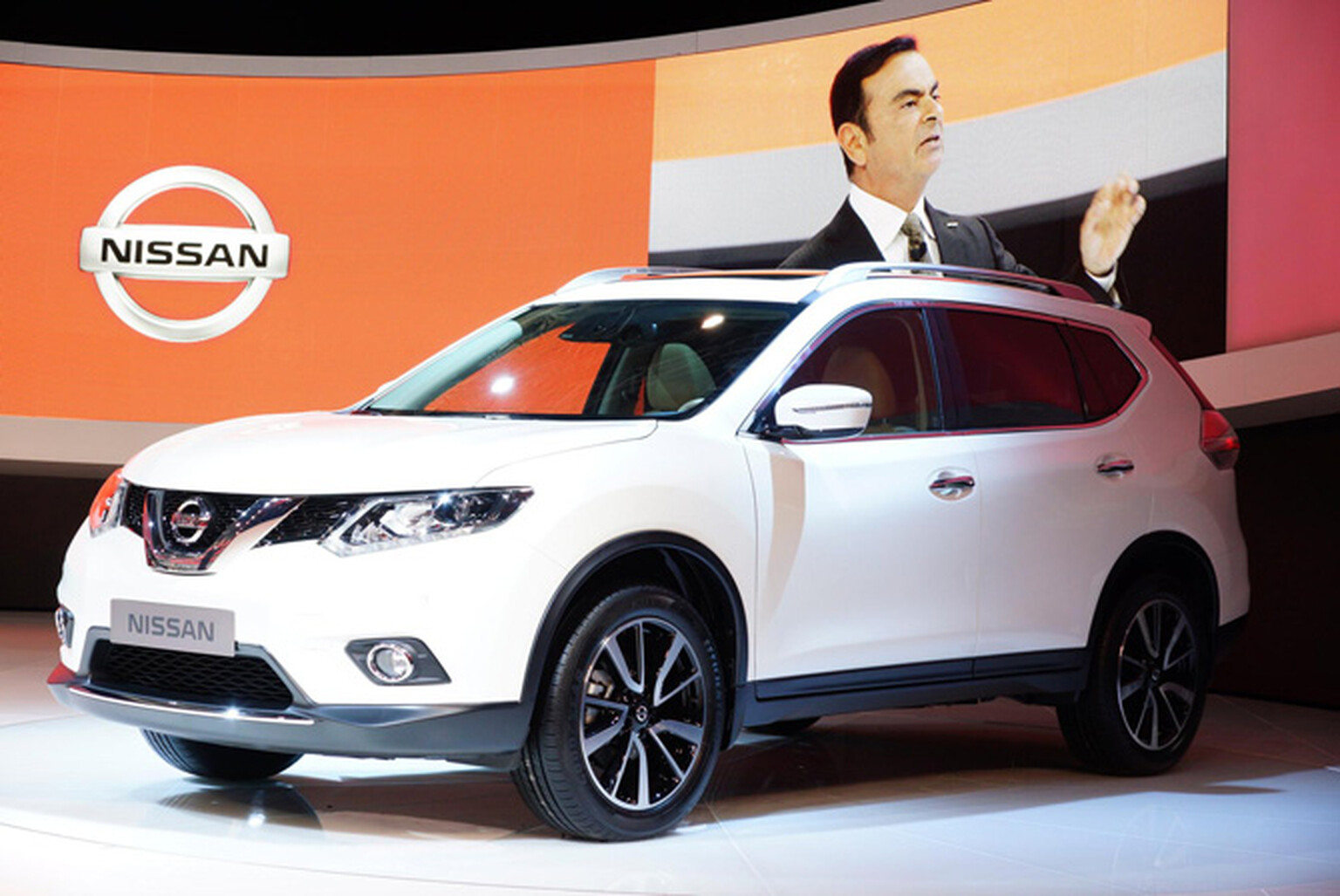 New 2014 Nissan X-Trail is a luxurious load lugger