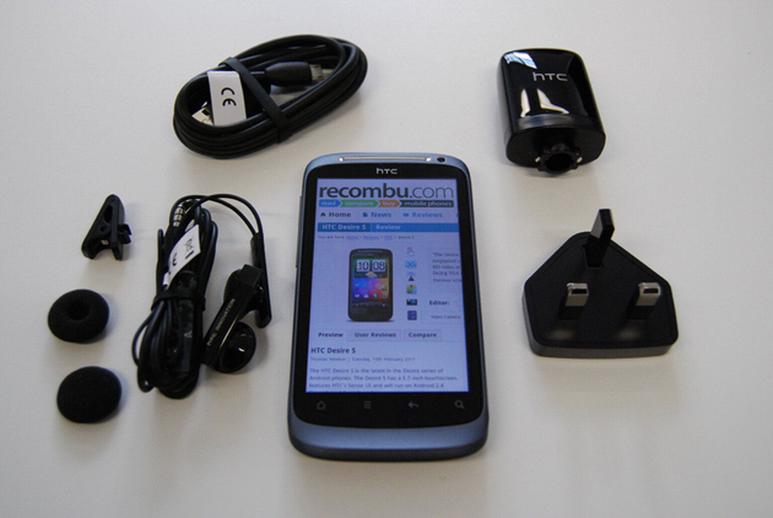 HTC Desire S: What's in the box?