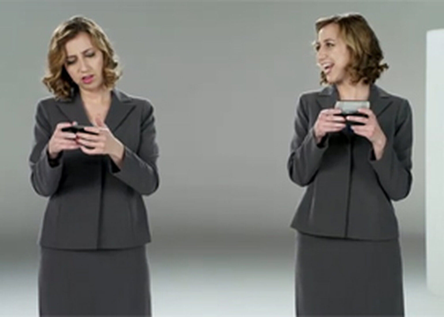 Latest Xperia Play advert features Kristen Schaal playing with herself